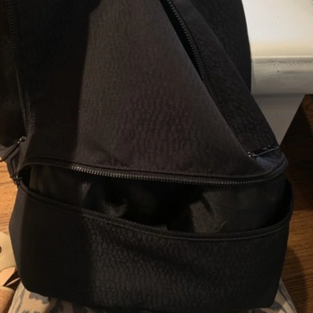 CITY ADVENTURER BLACK BACKPACK 17L